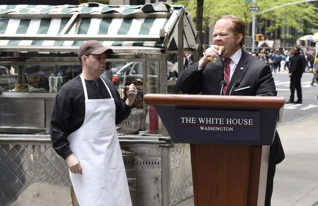 Melissa McCarthy adds spice (and Spicer) as host of 'SNL'