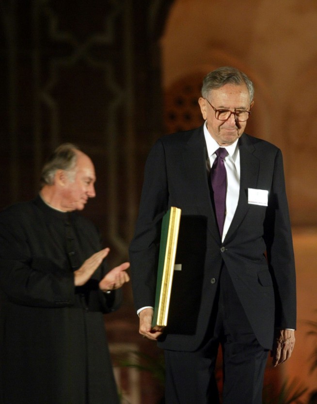 Famed architect Cesar Pelli dies at 92