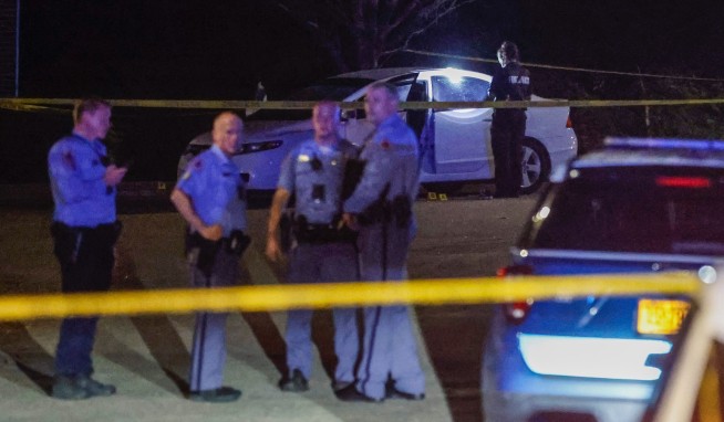 Police: 5 killed, including officer, in N. Carolina shooting