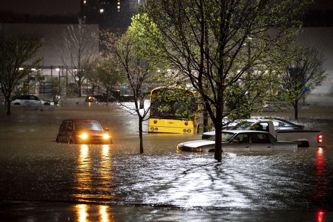 Record rains cause flash flooding in Tennessee; 4 dead