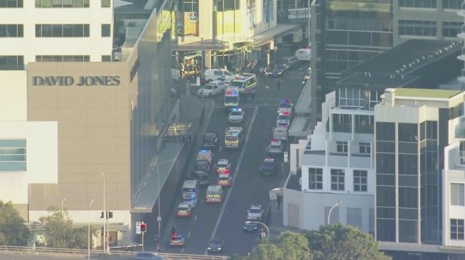 'Run, run, run': Chaos at a Sydney mall as 6 people stabbed to death, and the suspect fatally shot
