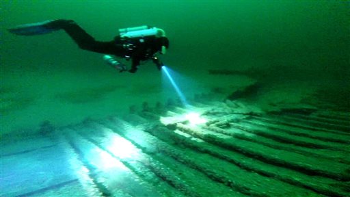 2 sunken canal boats from mid-1800s found in Lake Ontario