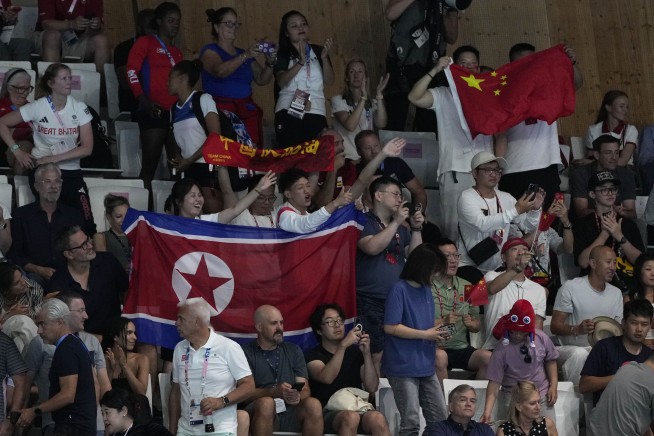 North Korea wins first diving medal ever, as China continues dominance with another gold