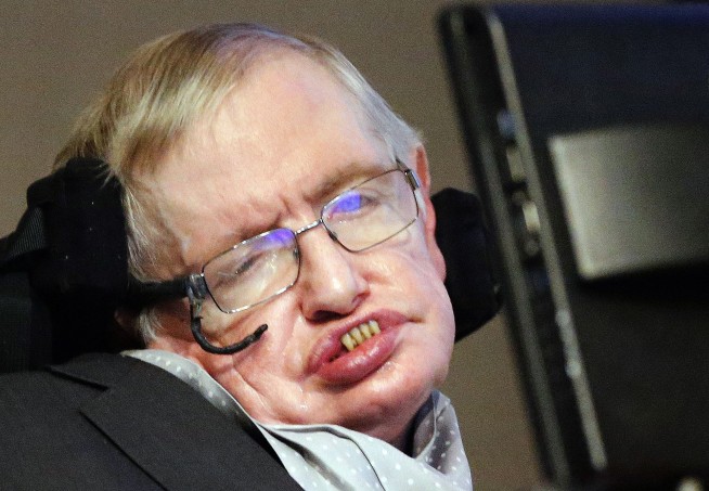 Hawking's family offers lottery for Westminster tickets