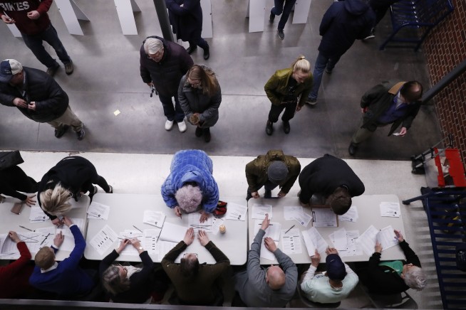 Amid irregularities, AP unable to declare winner in Iowa