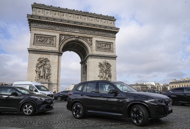 Parisians vote to hit SUVs with eye-popping parking costs in latest green drive before Olympics