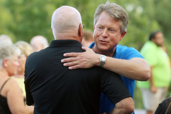 Physician Marshall ousts US Rep. Huelskamp in Kansas primary