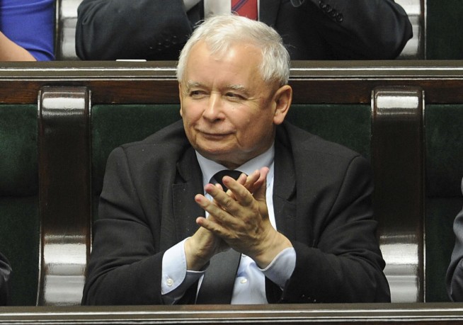 Thousands protest in Poland against court reorganizations