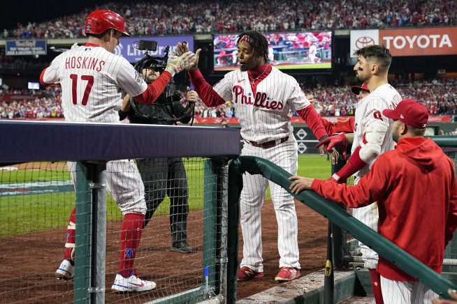 Bohm hits 1,000th HR in World Series history, Phils launch 5