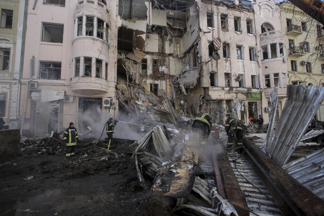 Russia pounds away at Ukraine as two sides plan more talks