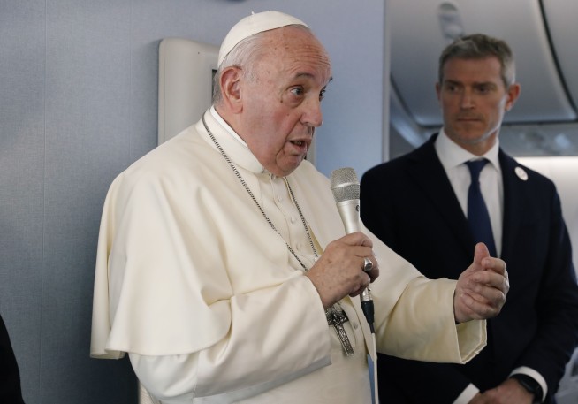 Pope wants to officialize immorality of nuke arms possession