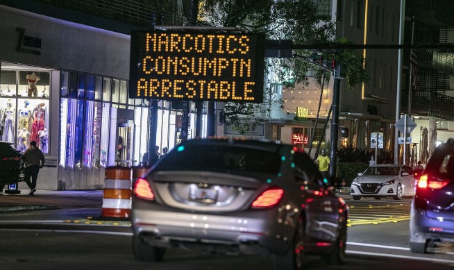 Miami sets earlier curfew after spring break crowds, fights