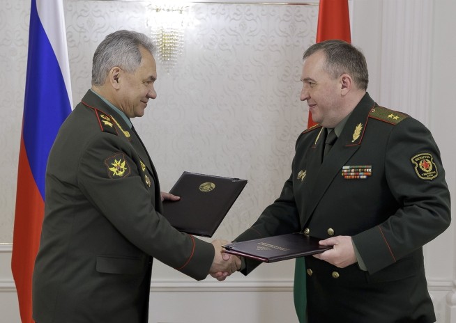 Russia signs deal to deploy tactical nuclear weapons in Belarus