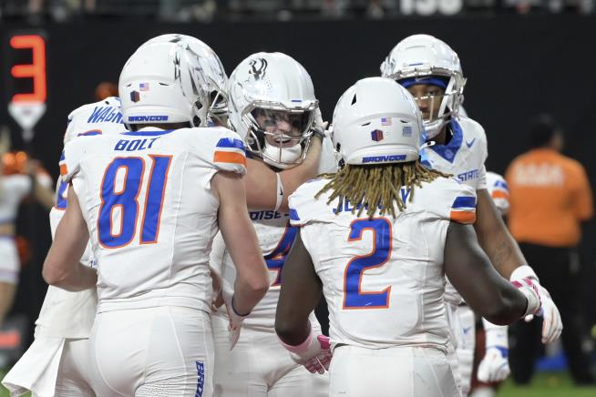 Ashton Jeanty Runs For 128 Yards And Winning TD, No. 17 Boise State ...