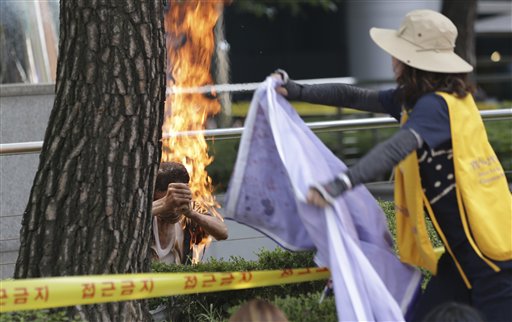 South Korean man, 80, sets self on fire at anti-Japan rally