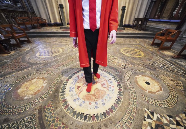 Feet for a king: Westminster Abbey to offer barefoot tours