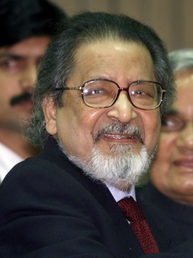 V.S. Naipaul, Nobel Prize-winning author, dies at 85