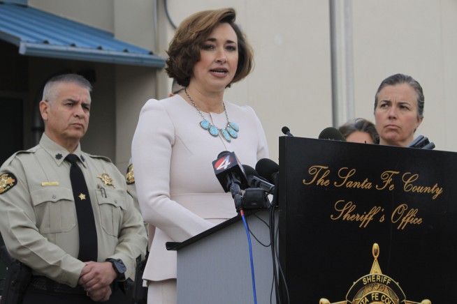 Gene Hackman died at home a week after wife Betsy Arakawa died from hantavirus, authorities say