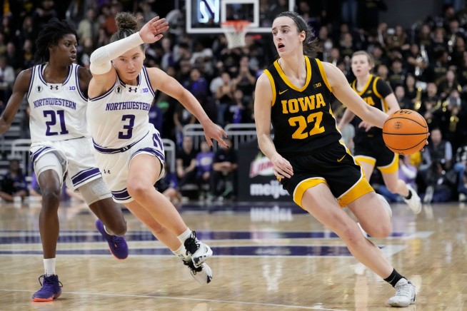 Caitlin Clark moves into No. 2 on NCAA scoring list as No. 3 Iowa tops Northwestern 110-74