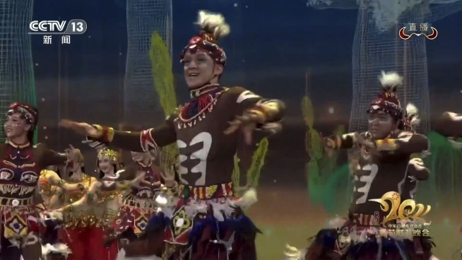 Chinese TV features blackface performers in New Year's gala