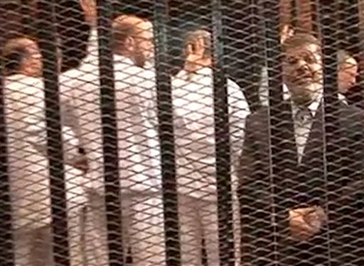 A more-controlled Morsi appears in Egyptian court