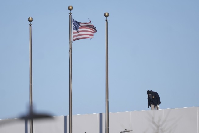 Seven dead, 19 injured in 'high-impact' air ambulance crash in Philadelphia