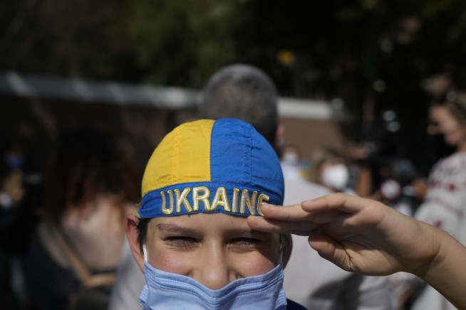 AP PHOTOS: Rallies in US demand Russia end Ukraine invasion