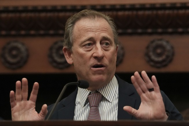 Controlling owner Josh Harris says the Washington Commanders name is not changing