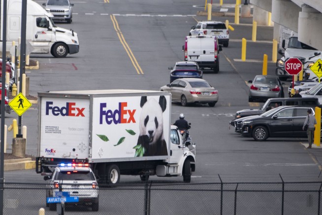 Pandas arrive at National Zoo, but won't be ready for public debut until January