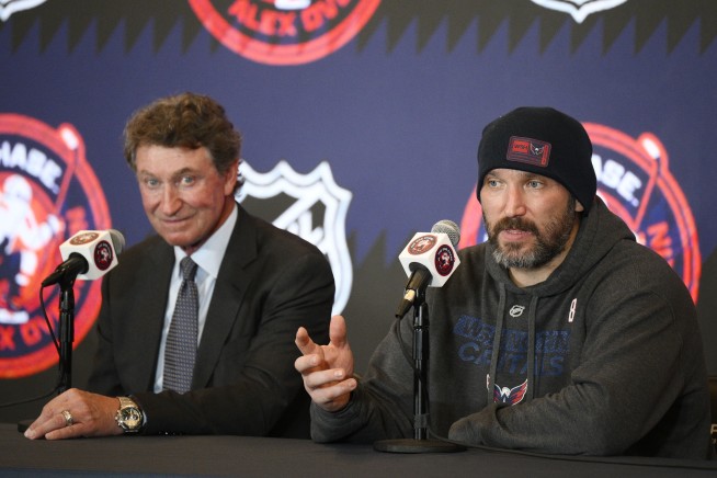 Alex Ovechkin and Wayne Gretzky are tied at 894 goals. Ovechkin can break the record Sunday