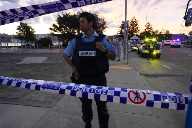 Israel's Netanyahu lashes out while world shows shock and sympathy over Australia shooting
