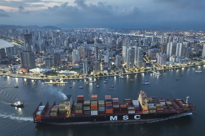 Major nations agree on first-ever global fee on greenhouse gases with plan that targets shipping