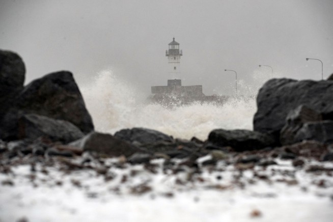 Winter storm threatens to scramble Thanksgiving travel plans
