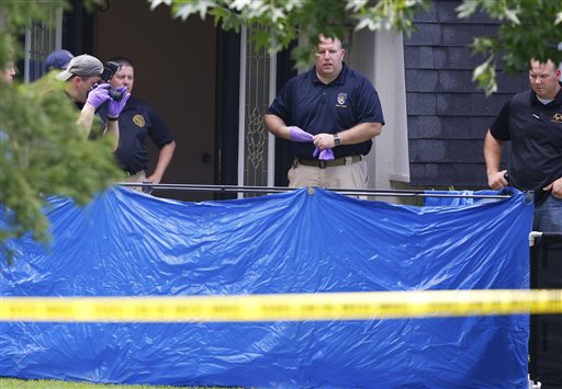 Oklahoma police find 5 family members stabbed to death