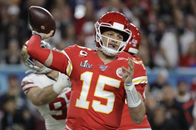 Chiefs, Mahomes agree to 10-year, $503 million extension