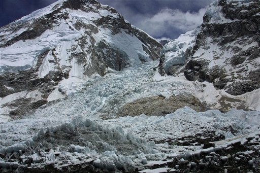13th body pulled from snow in Everest avalanche