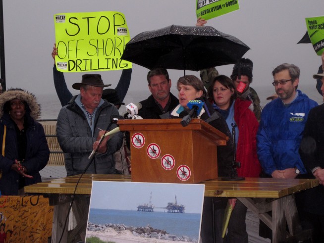 Offshore drilling foes, denied microphone, hold rallies