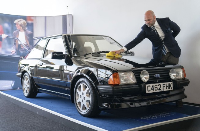 Diana's car auctioned as 25th anniversary of her death nears