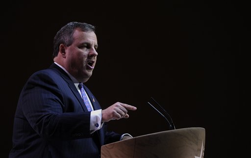 Christie attacks media in return to national stage