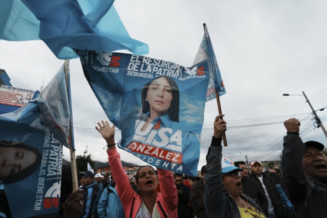 Son of banana tycoon pulls off upset in Ecuador and advances to presidential runoff