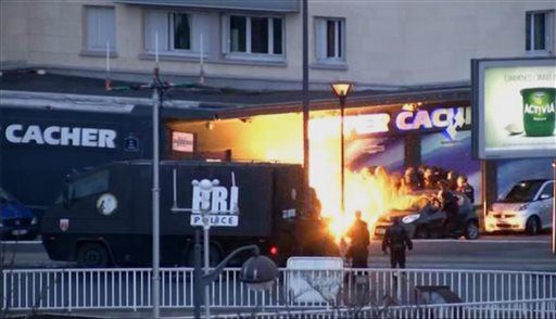 Man Hiding in Building Sent Texts to Help Paris Cops