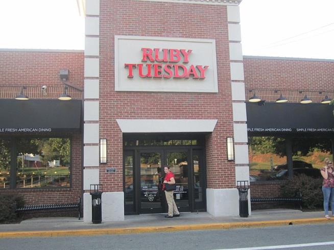 Ruby Tuesday Sued for Discrimination—Against Men