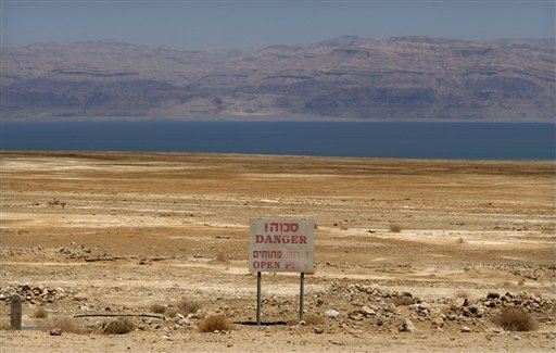 Thousands of Sinkholes Open at Edge of Dead Sea