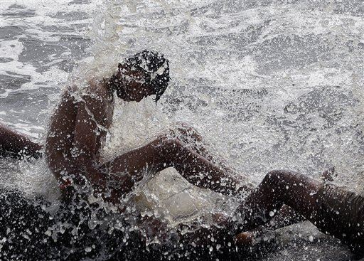 See How India Is Trying to Survive the Heat