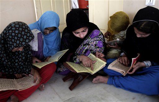 3 Afghan Girls Hit With Acid on Way to School
