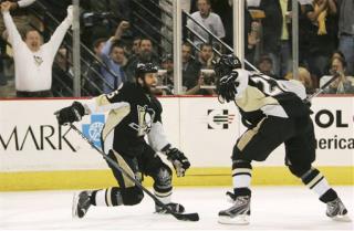 'Mad Max' Gives Pens 2-0 Series Lead