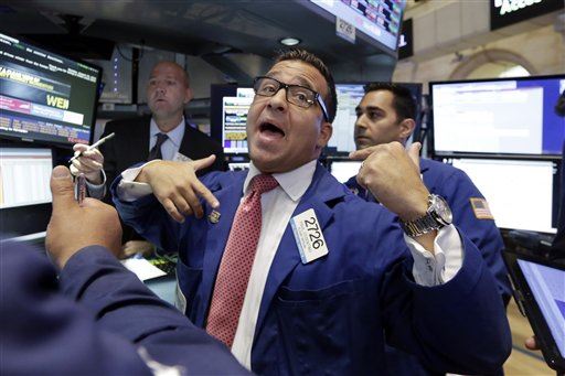 Dow Plunges 589 on Wild Day