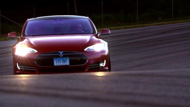 New Tesla Model Breaks Consumer Reports ' Scale