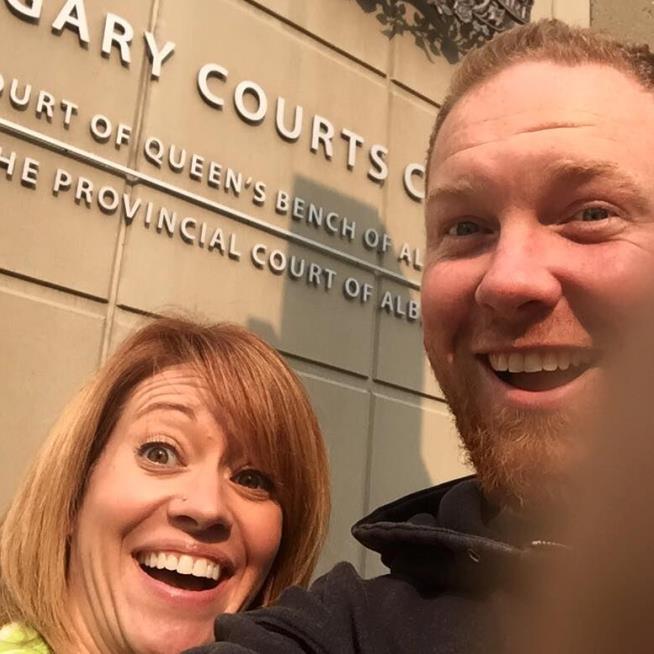 Couple's Smiling 'Divorce Selfie' Goes Viral