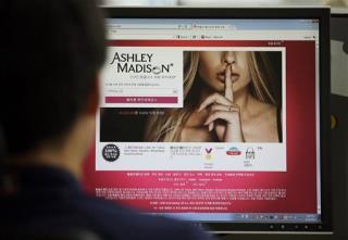 Guy Sues Ashley Madison Over 'Army of Fembots'